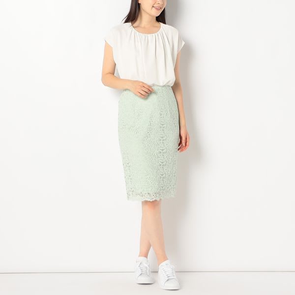 ギャザーネックブラウス