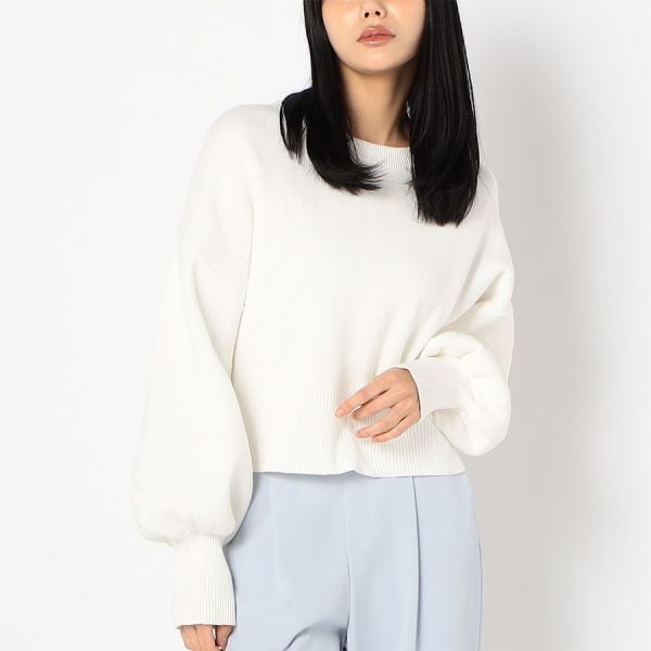 ショート丈クルーネックニット