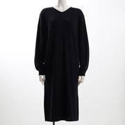 Vネックニットワンピース