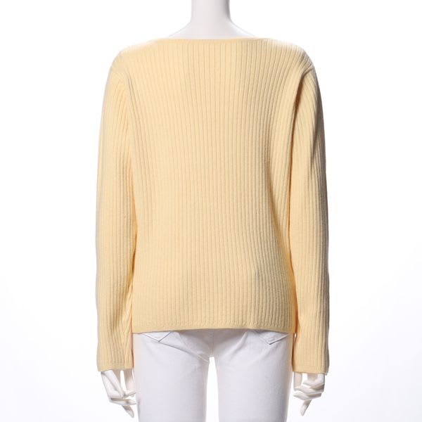 パールボタンVネックニット