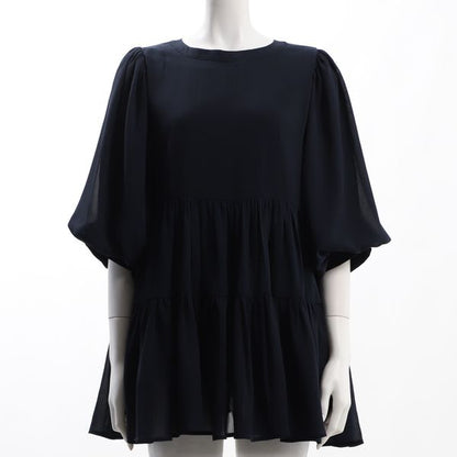 バックボタンティアードブラウス