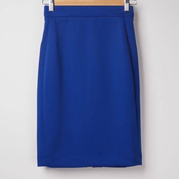 バックスリットタイトスカート