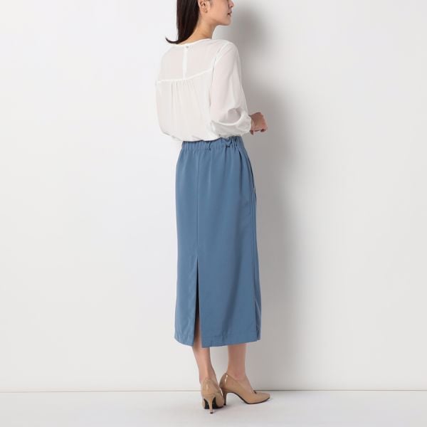 バックスリットタイトスカート