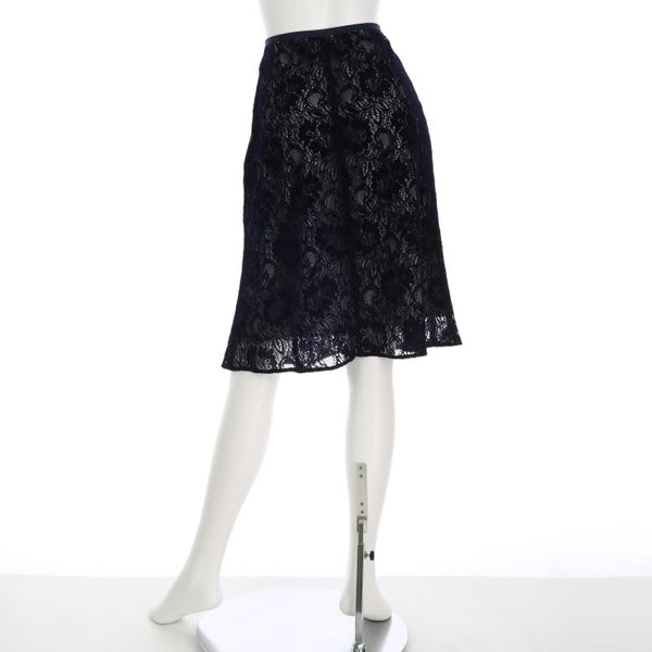 大きめ柄総レーススカート