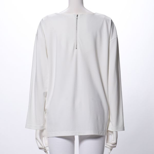 後ろ丈長いクルーネックカットソー