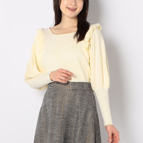 スクエアネックフリルニット