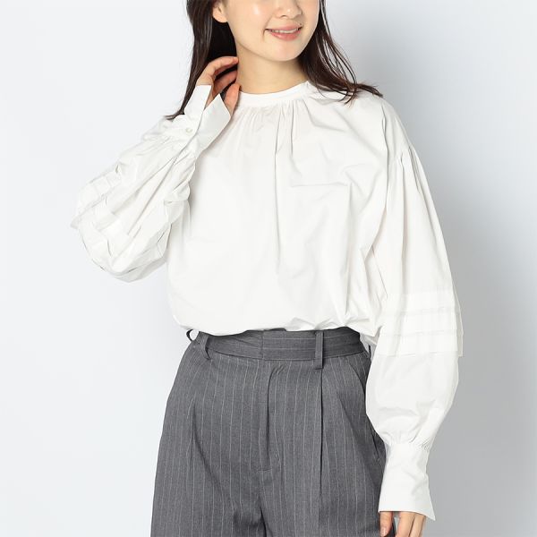 タックボリューム袖ブラウス
