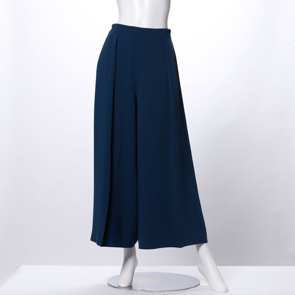 タック入りフレアパンツ