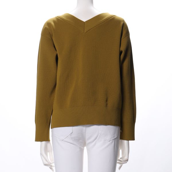 ボートネックニット