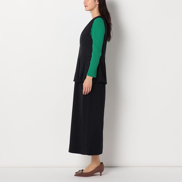 ペプラムデザインジャンパースカート