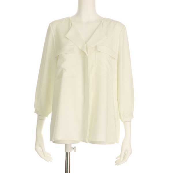 フラップポケット付きオープンフロントブラウス