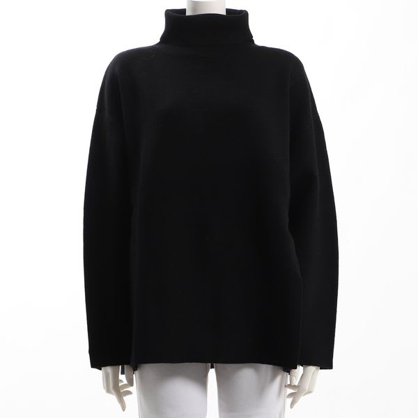 サイドスリットタートルネックニット