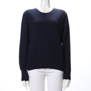 ゴールドボタン付きクルーネックニット