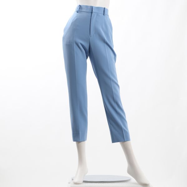 テーパードパンツ