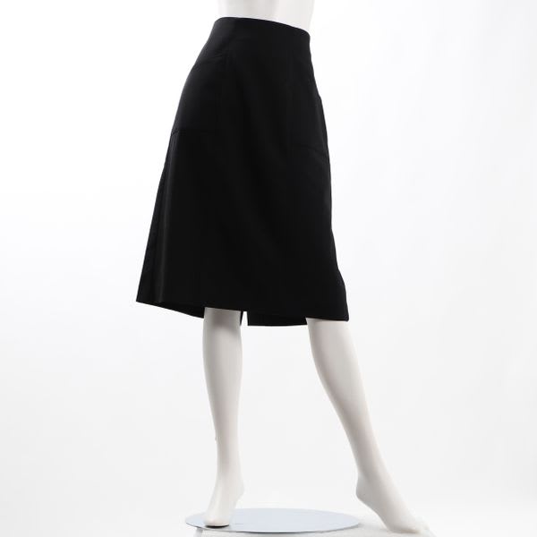 フロントポケットセミタイトスカート