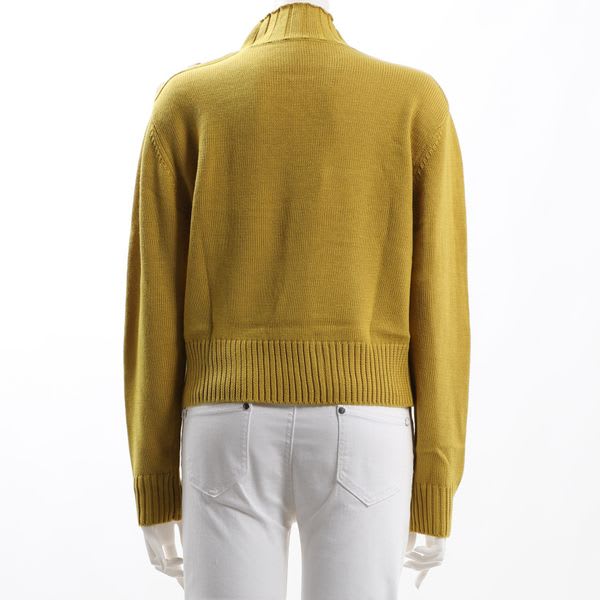 肩ボタンデザインハイネックニット