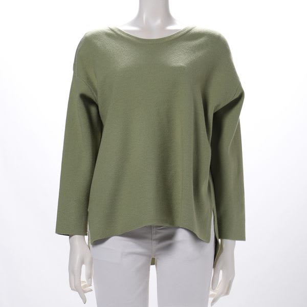 バックレースアップデザインニット