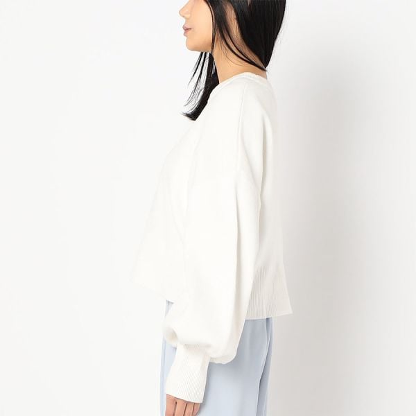 ショート丈クルーネックニット