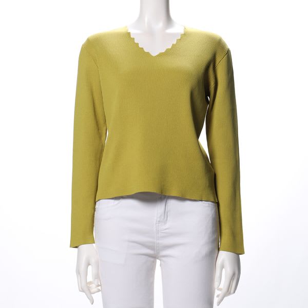 ネックラインデザインリブニット