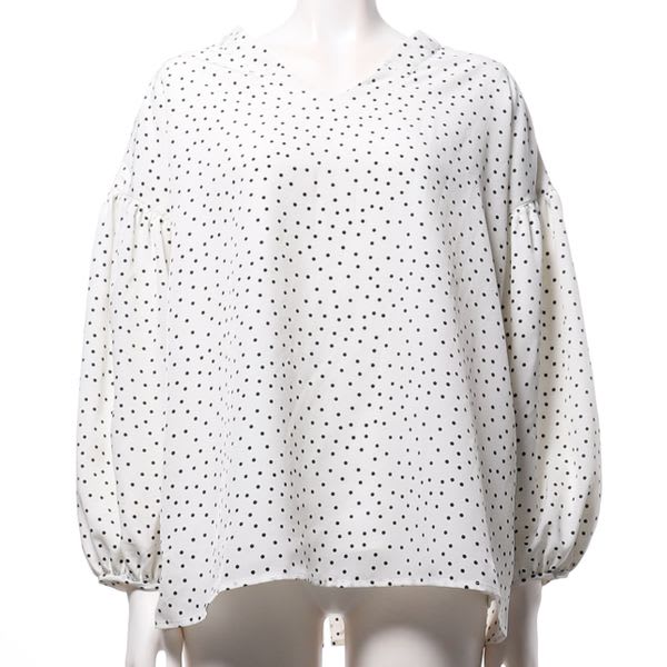 ドット柄ブラウス