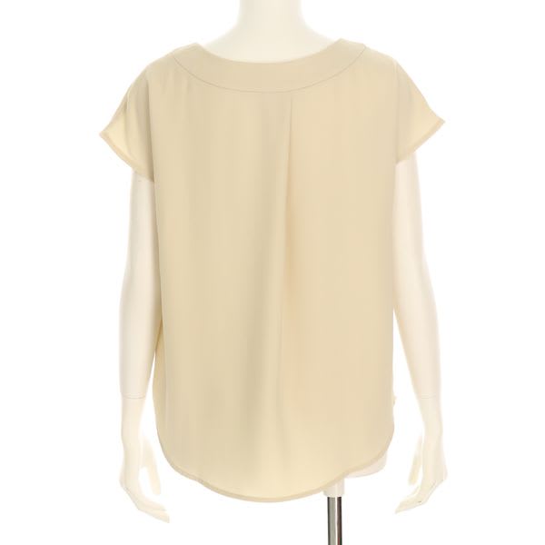 フロントボタンブラウス