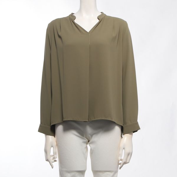 シンプルスタンドVネックブラウス