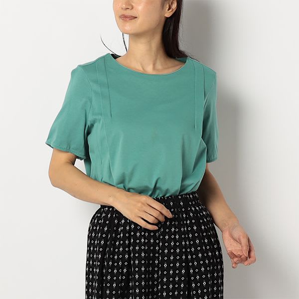 ショルダー部分タックデザインカットソー