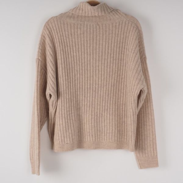 オフタートルニット