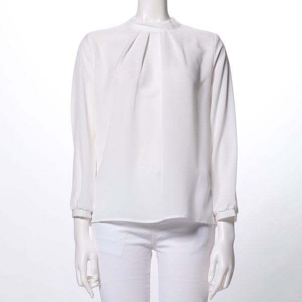 タックブラウス