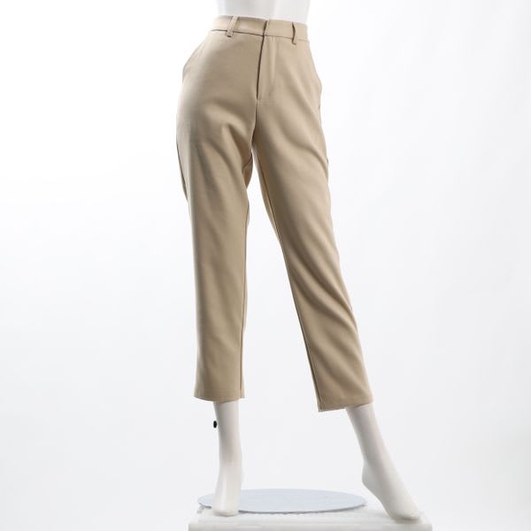 シンプルデザインテーパードパンツ