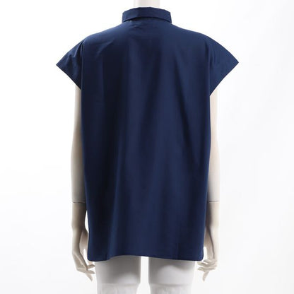 フロントタックシャツ