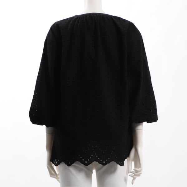 コットンレースオープンフロントネックブラウス