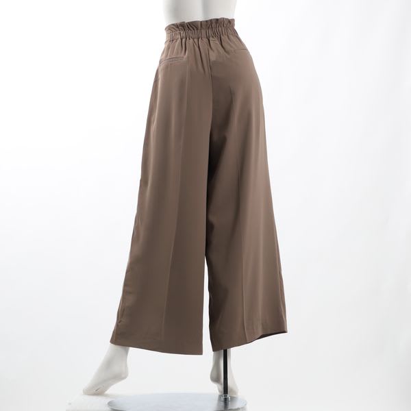 タック入りワイドパンツ