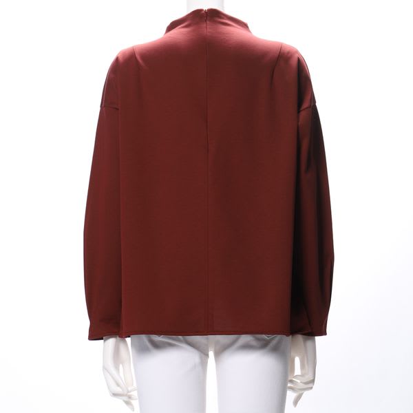 ハリ感のあるオフネックカットソー