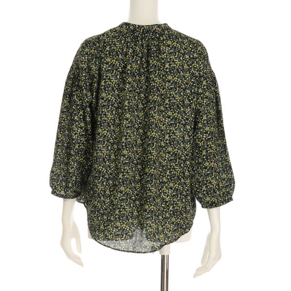 スタンドネック小花柄ブラウス