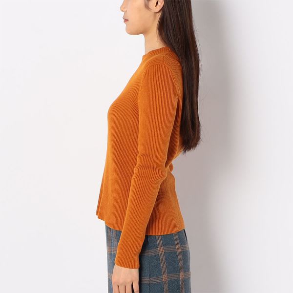 ハイネックリブニット