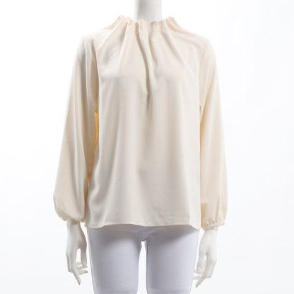 タックデザインネックブラウス