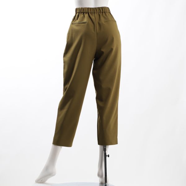 シンプルテーパードパンツ