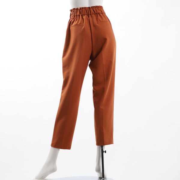 ラッピングウエストタック入りテーパードパンツ