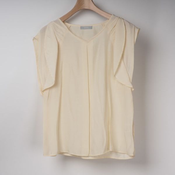 フレアデザインブラウス