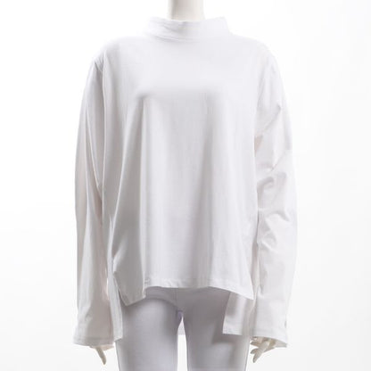 バックボタン付きスリットカットソー