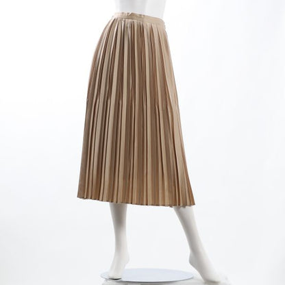 光沢のあるランダムプリーツスカート