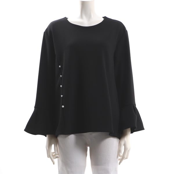 パールボタンアシンメトリーブラウス