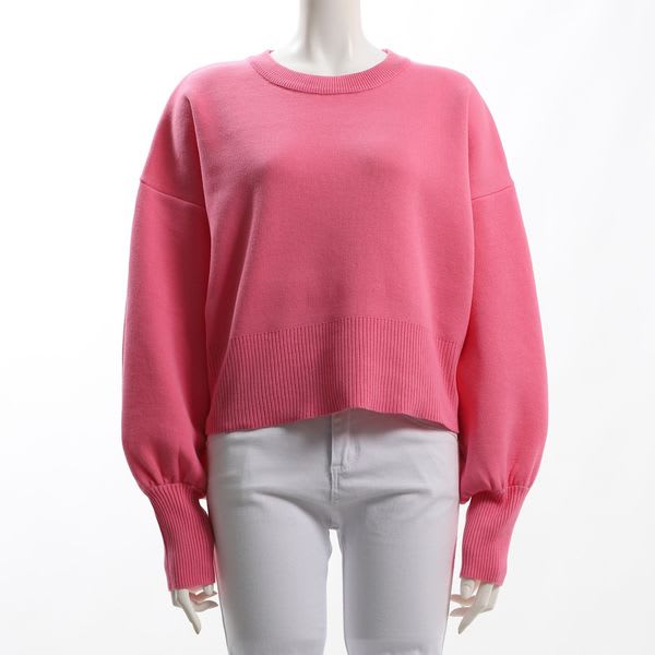 ショート丈クルーネックニット