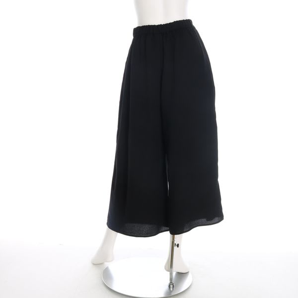 タック入りフレアパンツ