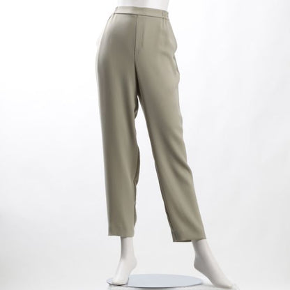 バックサテンツイルテーパードパンツ