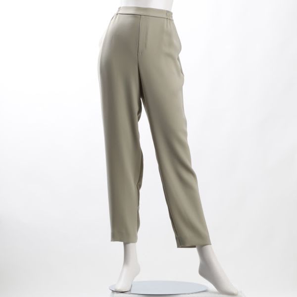バックサテンツイルテーパードパンツ