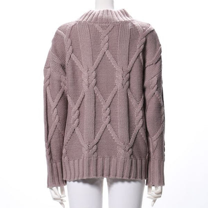 ケーブル編みゆったりニット