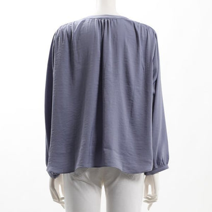 前ボタンデザインブラウス