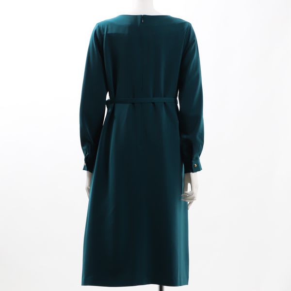 ウエストベルト付きラウンドネックワンピース